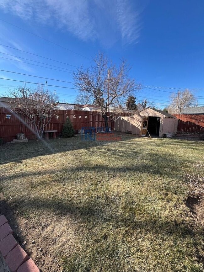 Building Photo - 2120 W Gill Pl