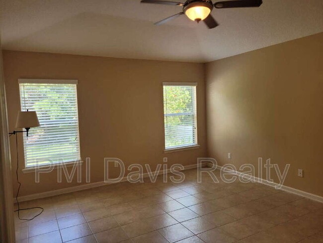 Building Photo - 680 Chestwood Chase Dr