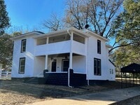 Building Photo - 154 Elm St