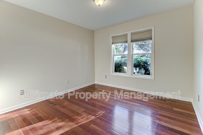 Building Photo - 105 Southern Magnolia Ct