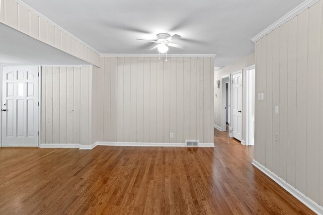 Building Photo - Introducing a newly renovated 3 bedroom, 2...