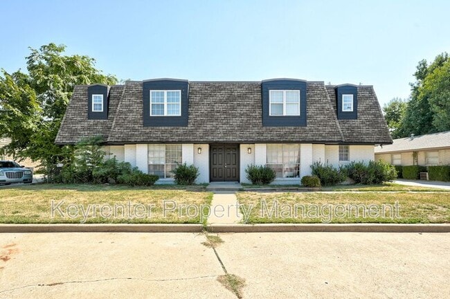 Primary Photo - 1309 Crown Point Ave