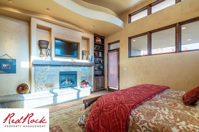 Building Photo - Incredible 4 Bedroom, 4 Bathroom FULLY FURNISHED Property in Entrada with a Private Pool!! 18 Mon...