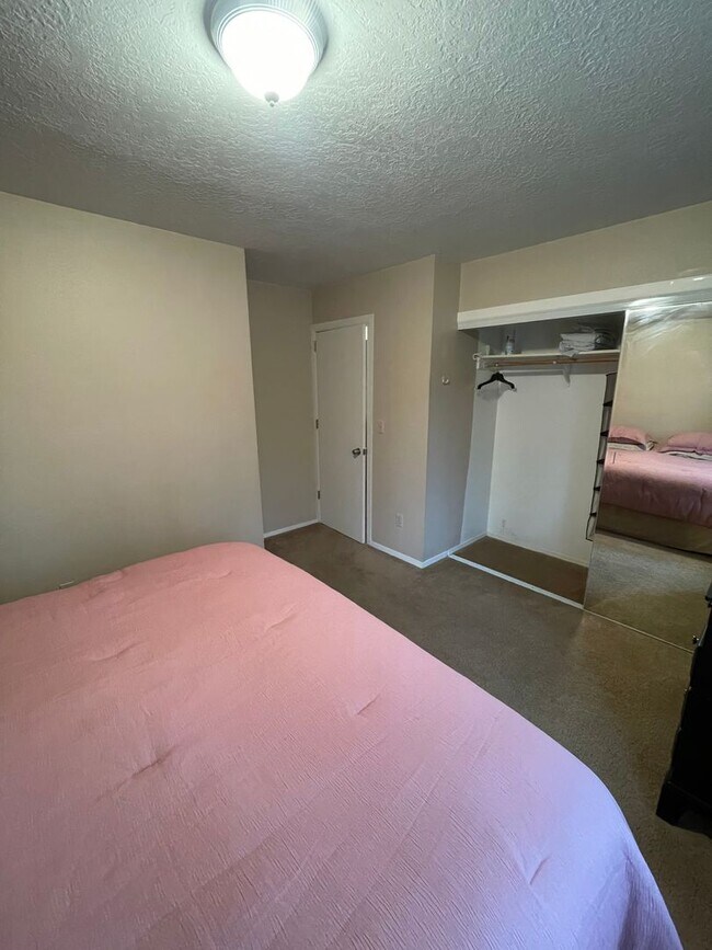 Building Photo - FURNISHED KENAI APARTMENT
