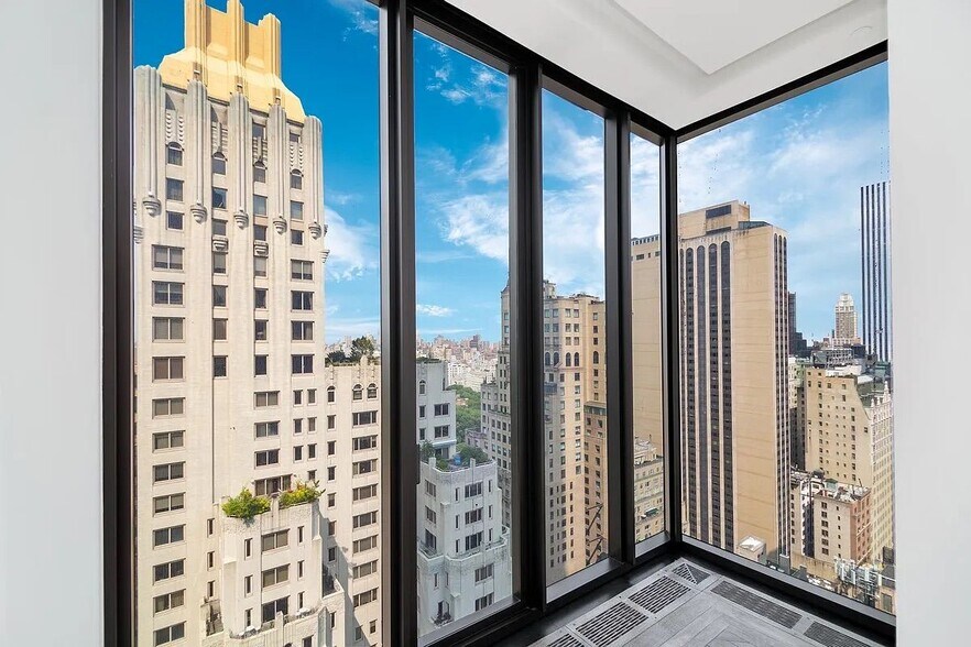 Building Photo - 111 W 57th St