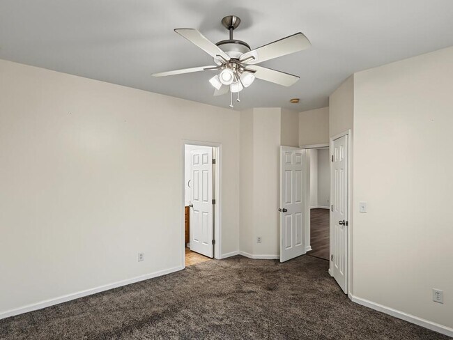 Building Photo - 1406 Parkland Way