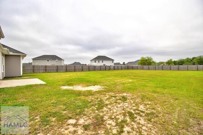 Building Photo - 582 Burke Dr
