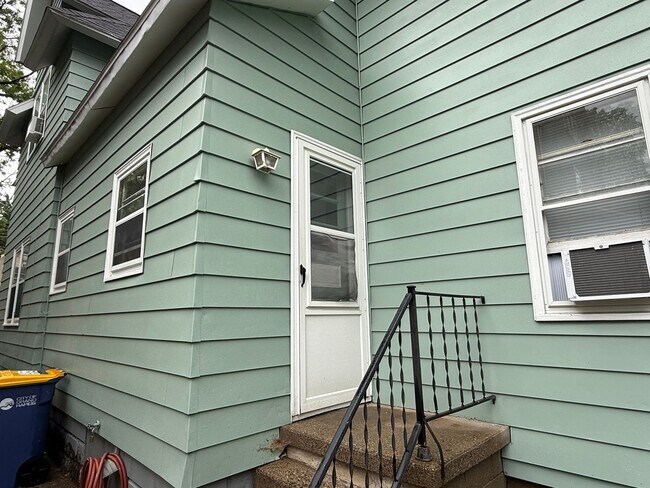 Building Photo - 1-bed 1-bath – Heritage Hill Apartment