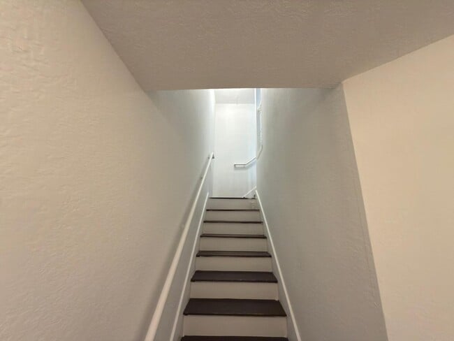 Building Photo - 6123 Metrowest Blvd