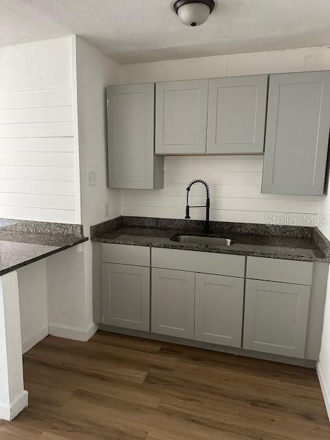 Building Photo - 221 N Saturn Ave