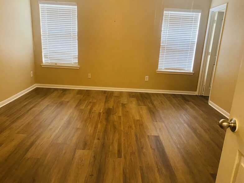 Building Photo - 14111 Prosperity Ridge Dr