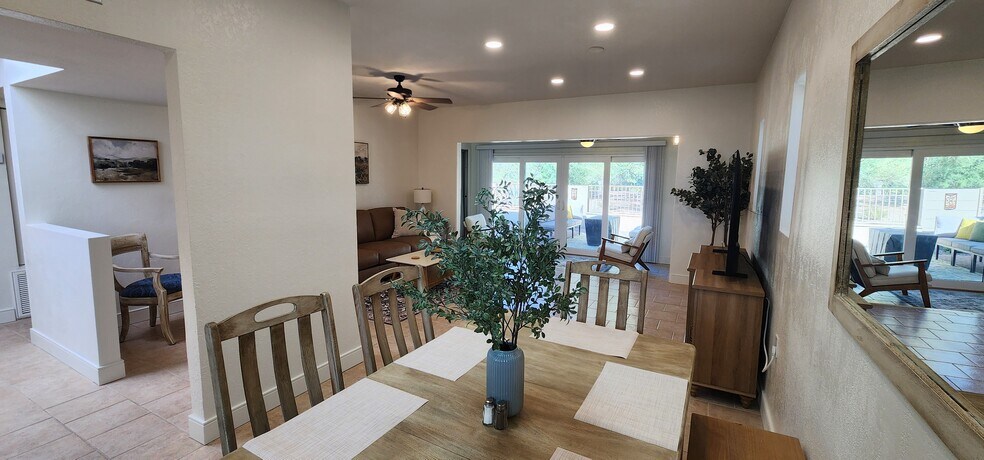 Building Photo - 432 W San Ignacio