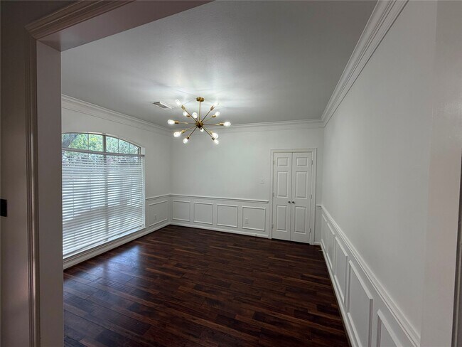 Building Photo - 1103 Glendale Dr