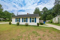 Building Photo - 2 Bedroom 1 Bathroom- No Pets