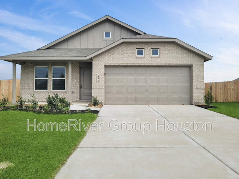 Primary Photo - 452 Texas Pecan Dr
