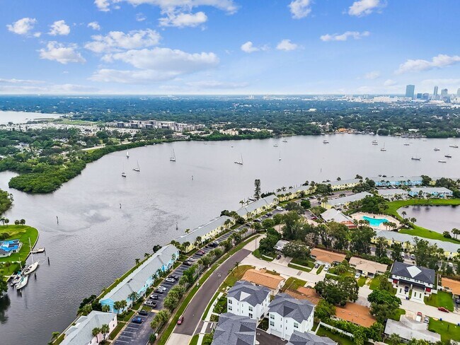 Building Photo - A charming coastal townhouse, just minutes from downtown St. Pete!