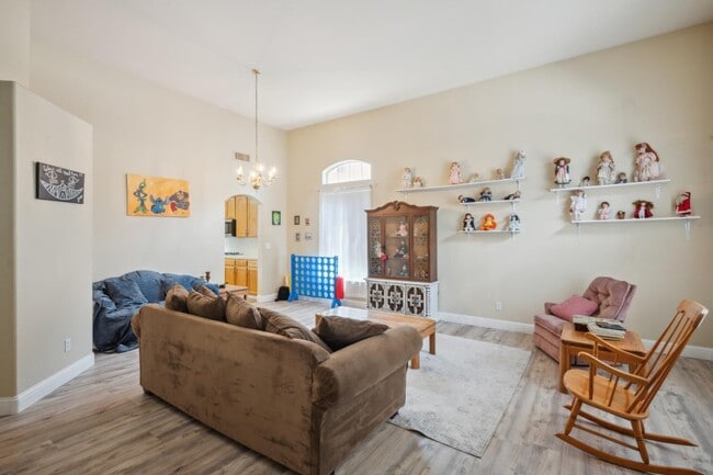 Building Photo - 1009 Garden St