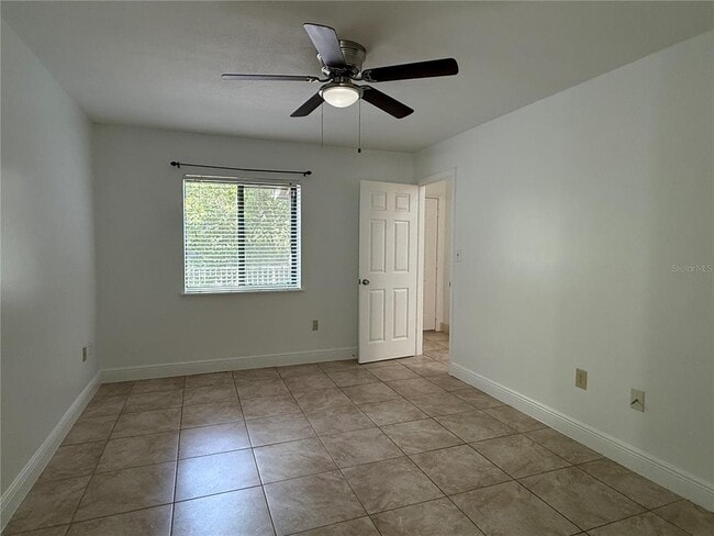 Building Photo - 238 Riverbend Dr