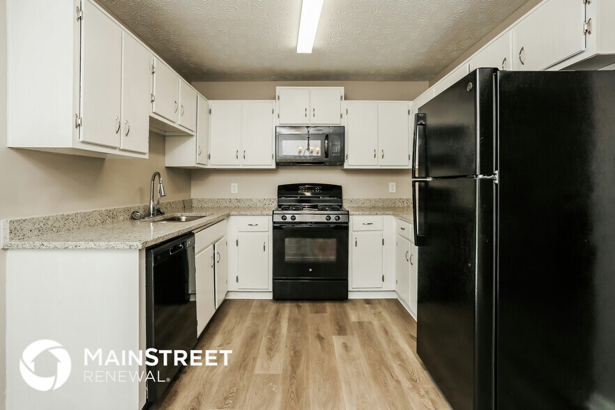 Building Photo - 661 Woodcrest Manor Dr