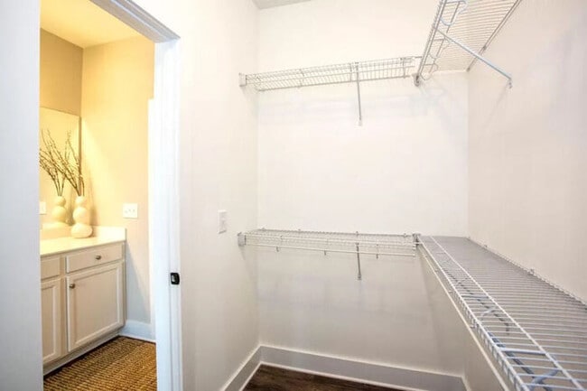 Building Photo - 4025 Ashley Dr