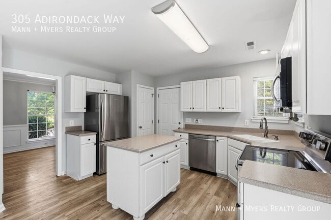 Building Photo - 305 Adirondack Way
