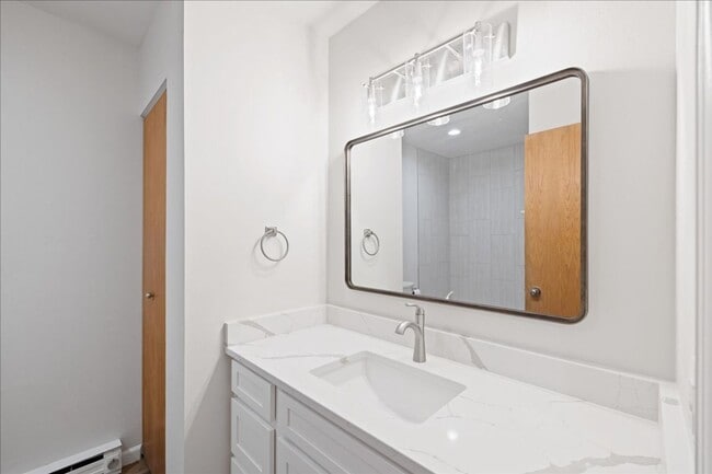 Building Photo - Long Term Rental- Cedar Lodge 218