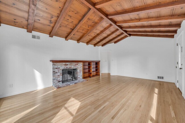 Building Photo - 750 Arbor Rd