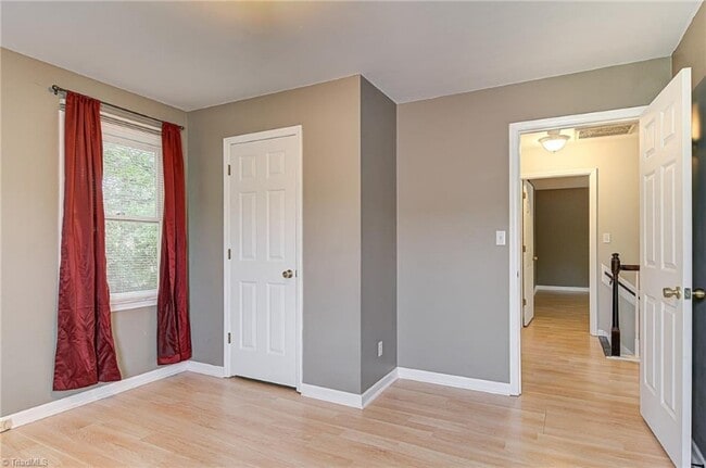 Building Photo - 1508 Trinity Garden Cir