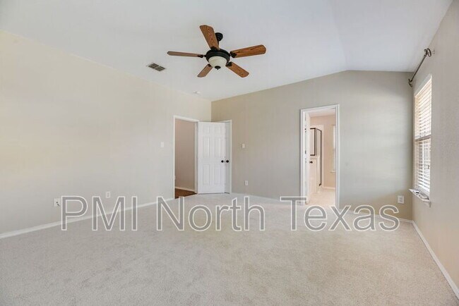Building Photo - 2677 Calmwater Dr