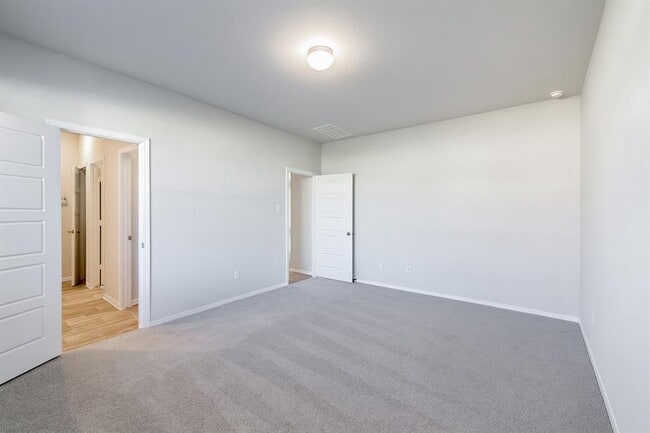 Building Photo - 342 Jade St