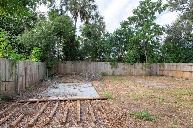 Building Photo - 727 14th St S