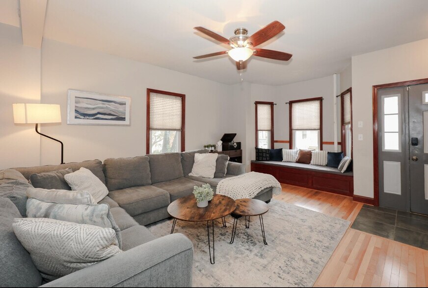 Building Photo - 331 E High St