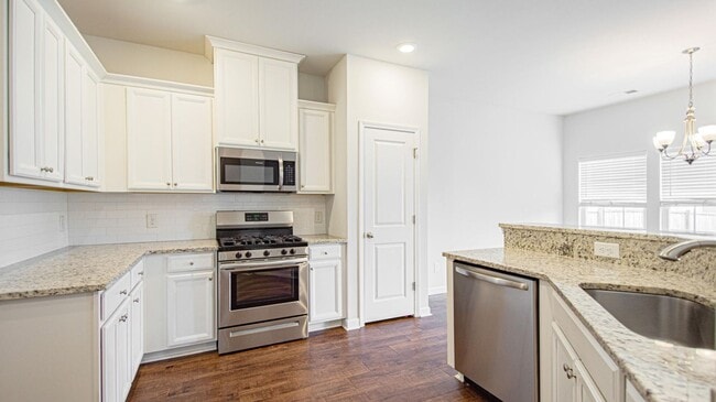 Building Photo - 3 Bedroom/ 2.5 Bath Home - Cane Bay