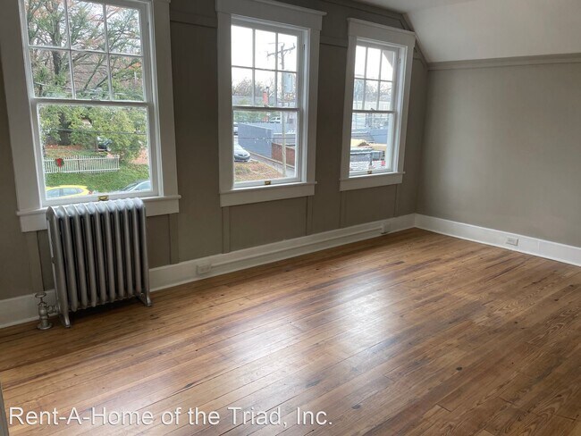 Building Photo - 2 br, 1 bath House - 322 A  S Tate Street ...