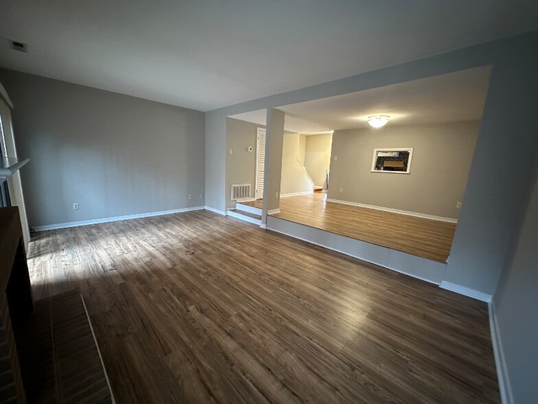 Building Photo - 11705 S Briar Patch Dr