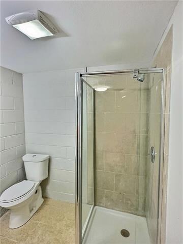 Building Photo - 646 East Ave