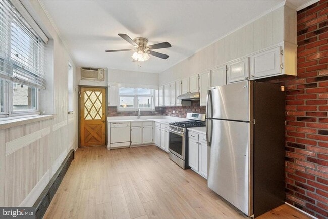 Building Photo - 2954 Miller St