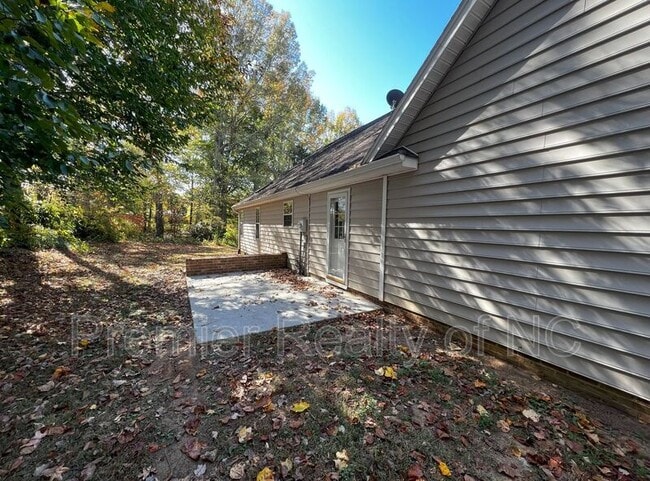 Building Photo - 118 Carters Ridge Rd