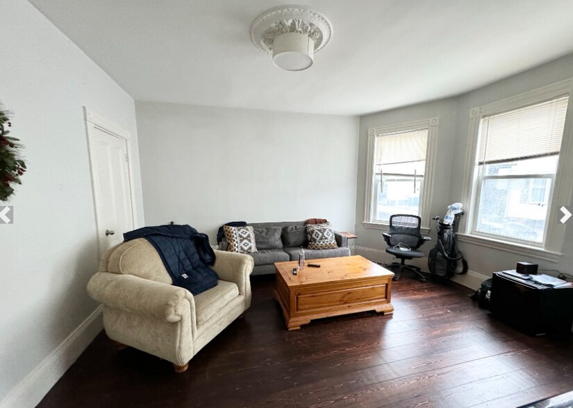 Building Photo - 31 Rawson St