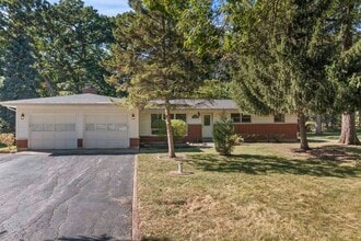 Building Photo - 36332 N Hawthorne Ln