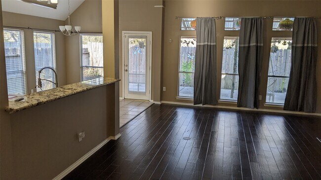 Building Photo - 3519 Deerbrook Ct