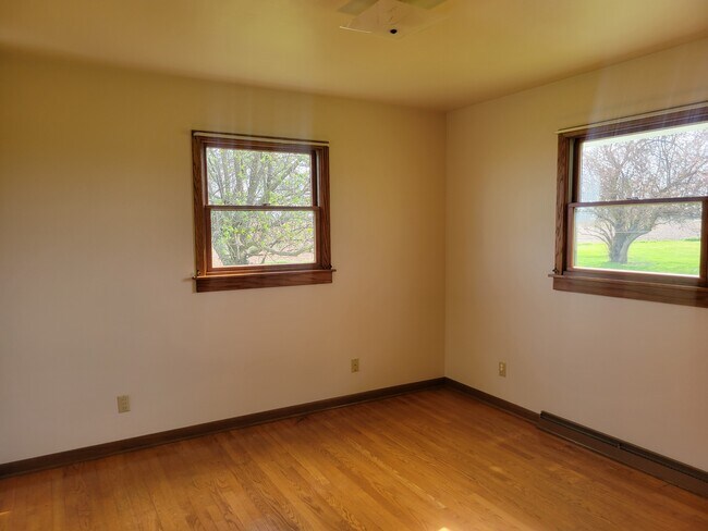 Building Photo - N3308 Horace Mann Rd