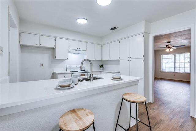 Building Photo - 1422 Deborah Ave