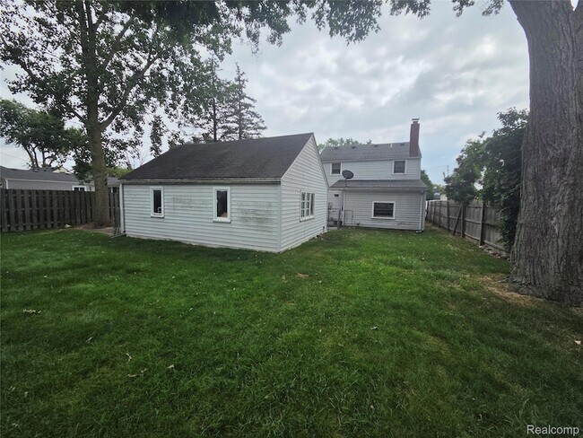 Building Photo - 1031 Arthur Ave