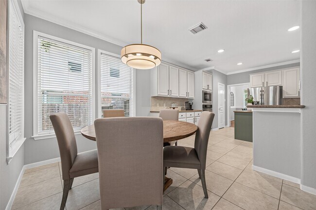 Building Photo - 27 E Shale Creek Cir