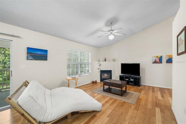 Building Photo - 10000 SW 52nd Ave