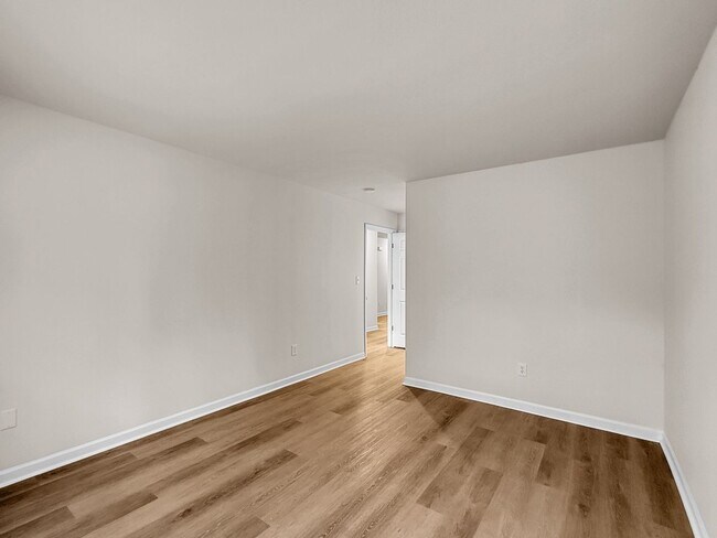 Building Photo - 6014 Castleford Dr