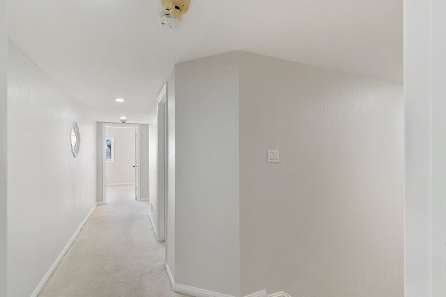 Building Photo - 7656 Boca Raton Dr