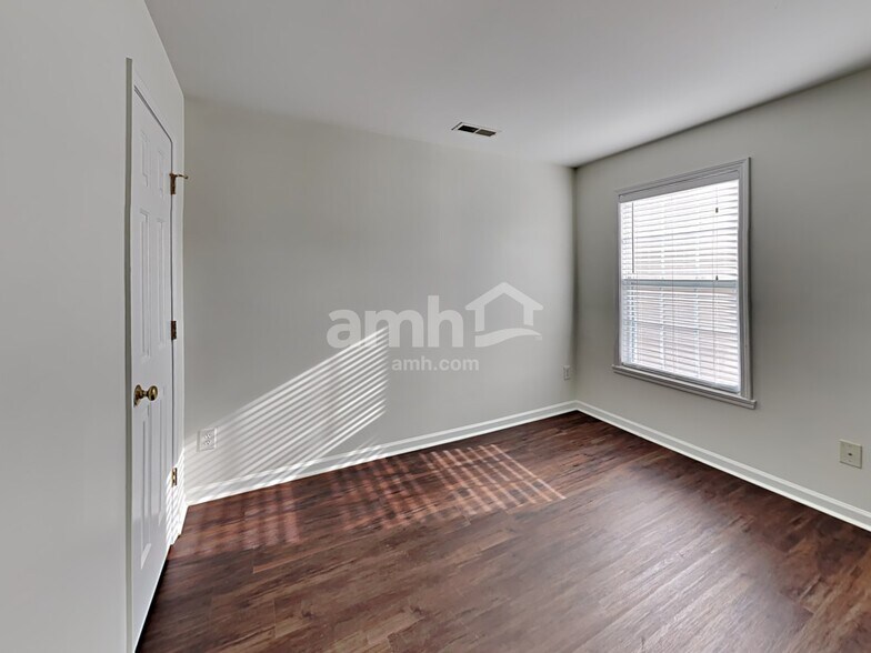 Building Photo - 1208 Mallory Ln