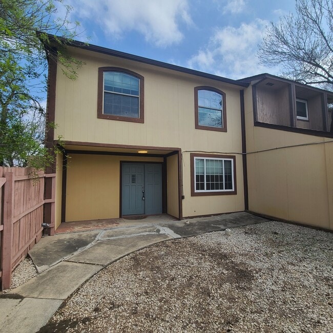 Building Photo - 12020 Maplerock-